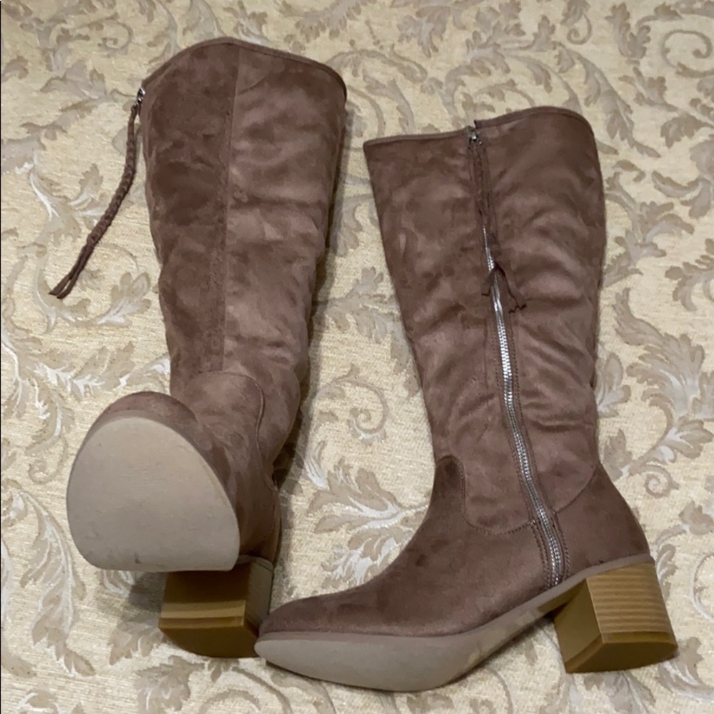 Brand New without Tags BOOTS 8 - Picture 9 of 11